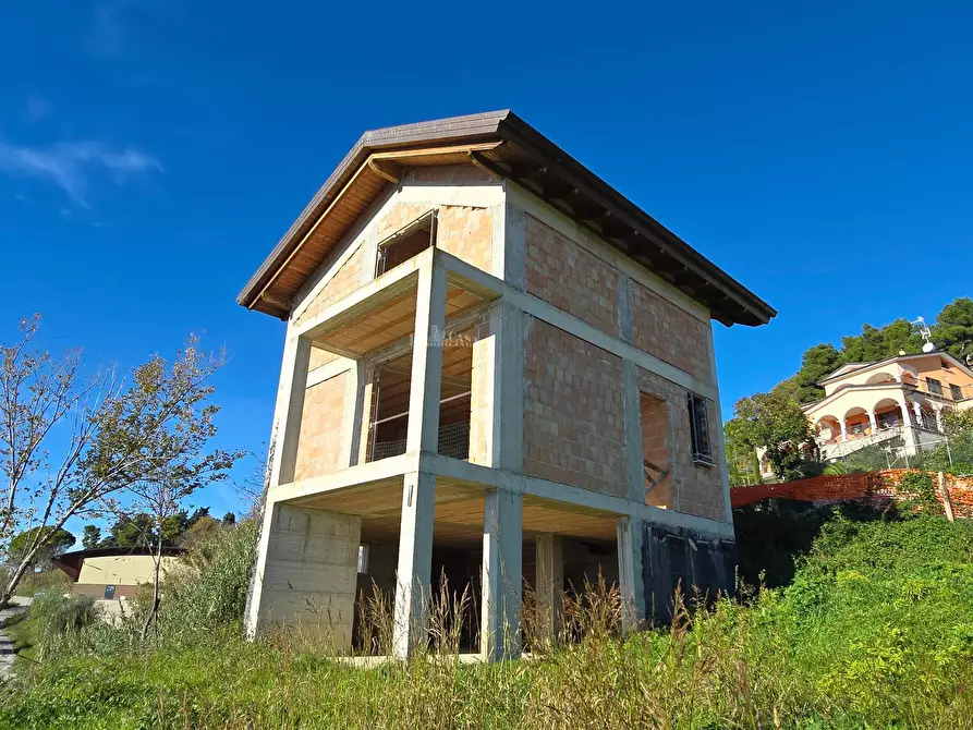 Immagine 4 di Villa in vendita  in via ignazio silone a Colonnella