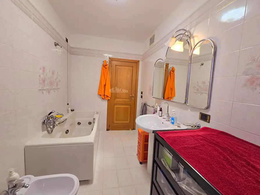 Immagine 26 di Appartamento in vendita  in Piazza Dante a San Benedetto Del Tronto