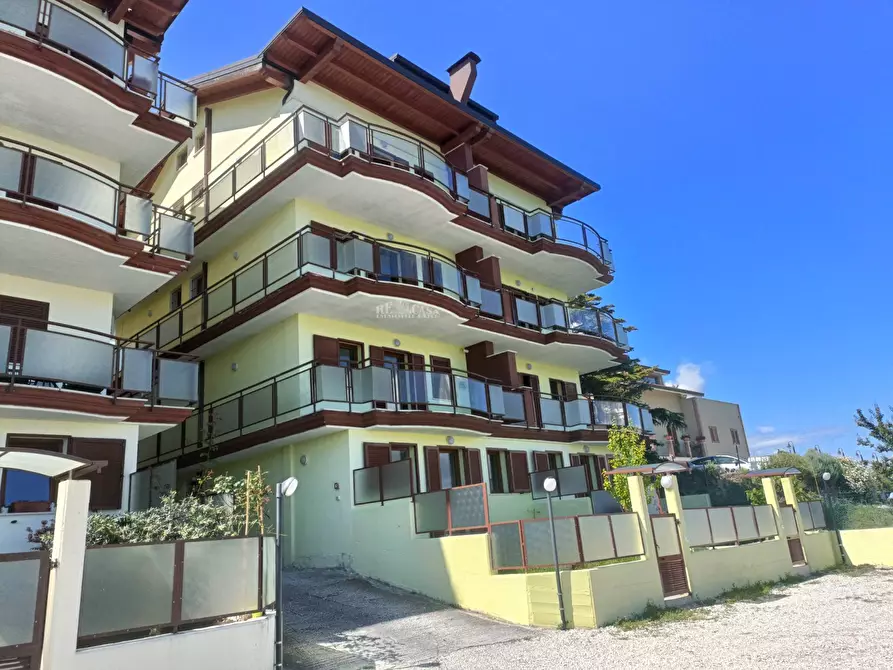 Immagine 2 di Appartamento in vendita  in Via Fonte Ottone a Colonnella