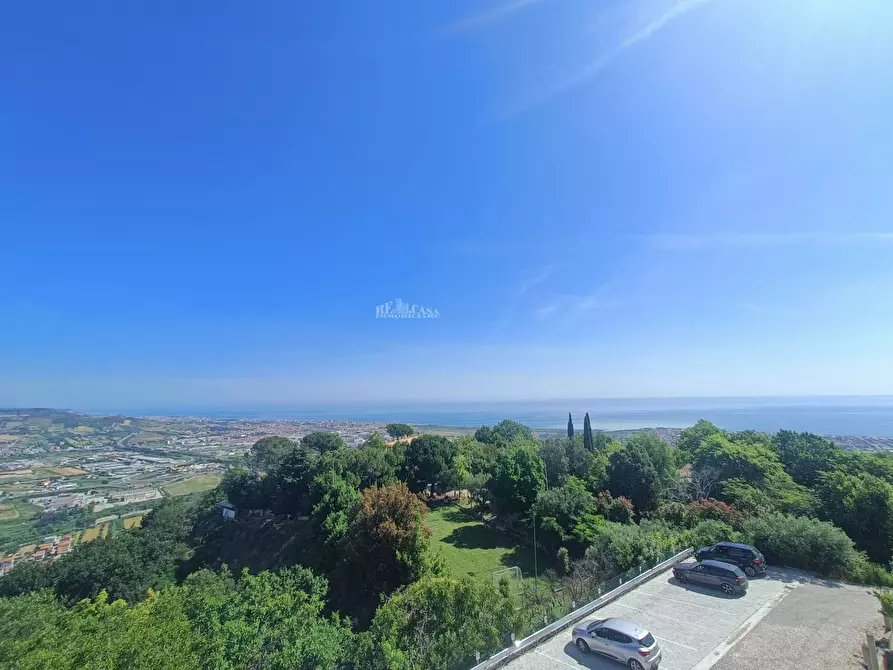 Immagine 3 di Appartamento in vendita  in Via Fonte Ottone a Colonnella