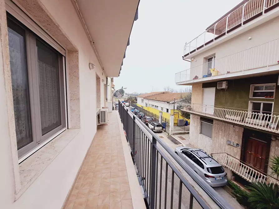Immagine 16 di Appartamento in vendita  in via monte ascenzione a San Benedetto Del Tronto