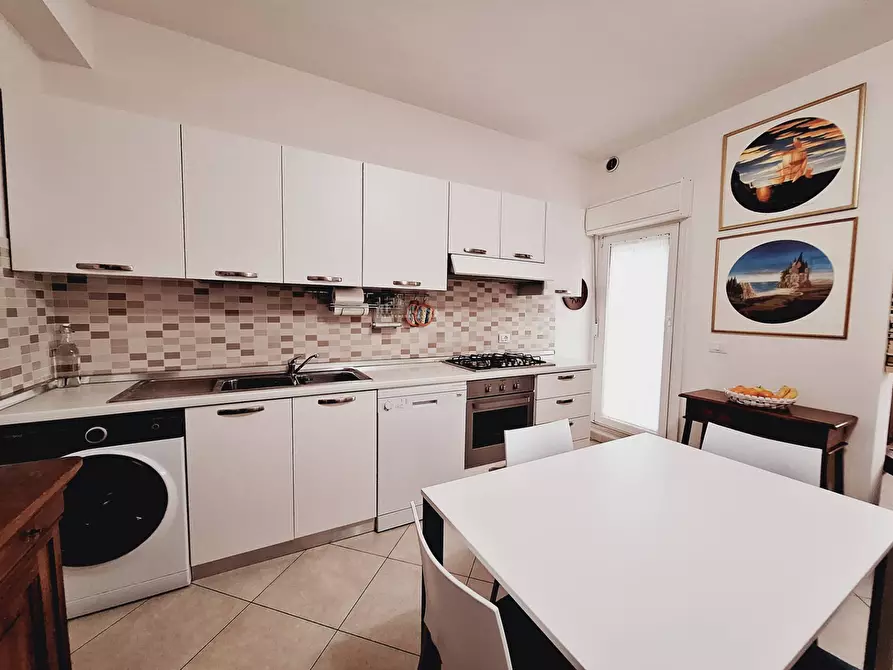 Immagine 6 di Appartamento in vendita  in via monte ascensione a San Benedetto Del Tronto