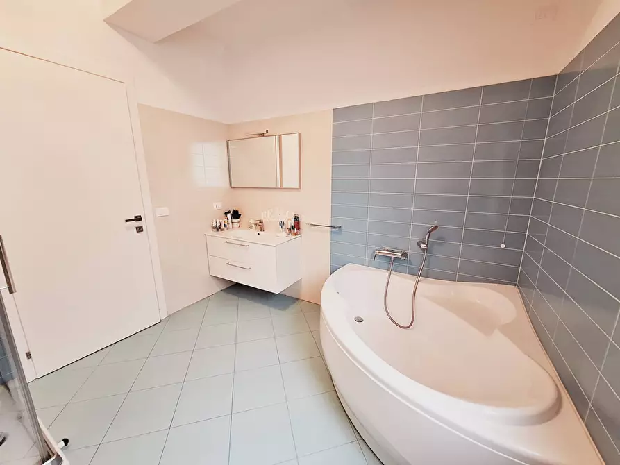 Immagine 18 di Appartamento in vendita  in via monte ascensione a San Benedetto Del Tronto