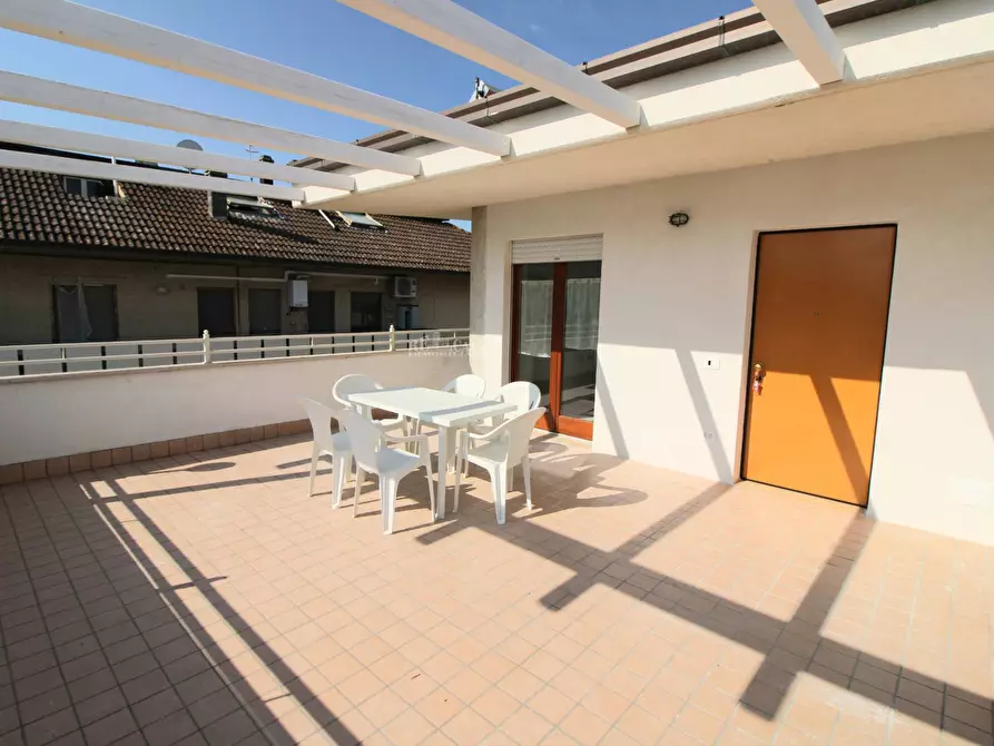 Immagine 17 di Appartamento in affitto  in Via Zandonai a San Benedetto Del Tronto
