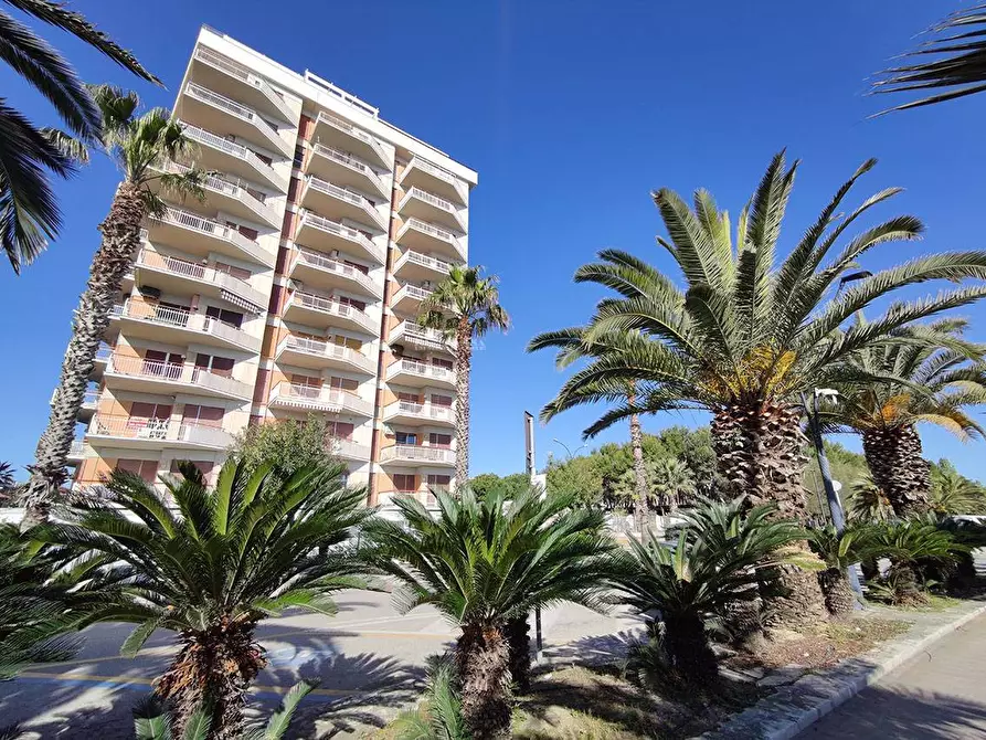 Immagine 3 di Appartamento in vendita  in Viale Europa a San Benedetto Del Tronto