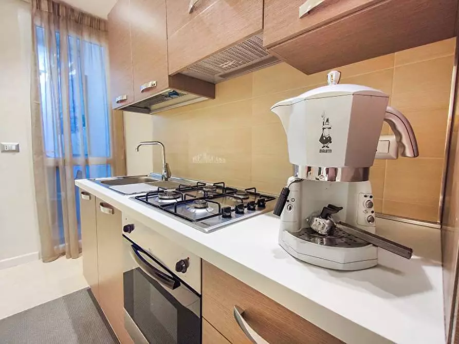 Immagine 11 di Appartamento in vendita  in Via Dante Alighieri a Grottammare