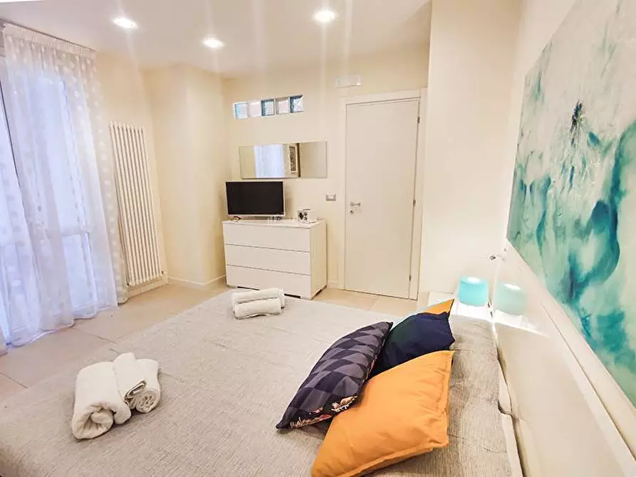 Immagine 16 di Appartamento in vendita  in Via Dante Alighieri a Grottammare