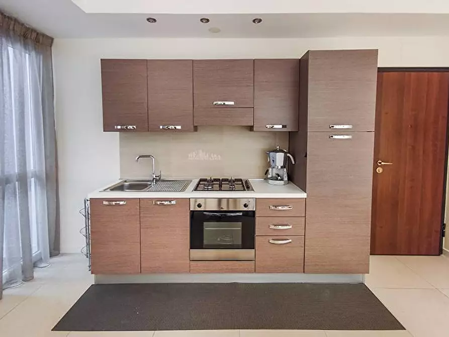 Immagine 9 di Appartamento in vendita  in Via Dante Alighieri a Grottammare