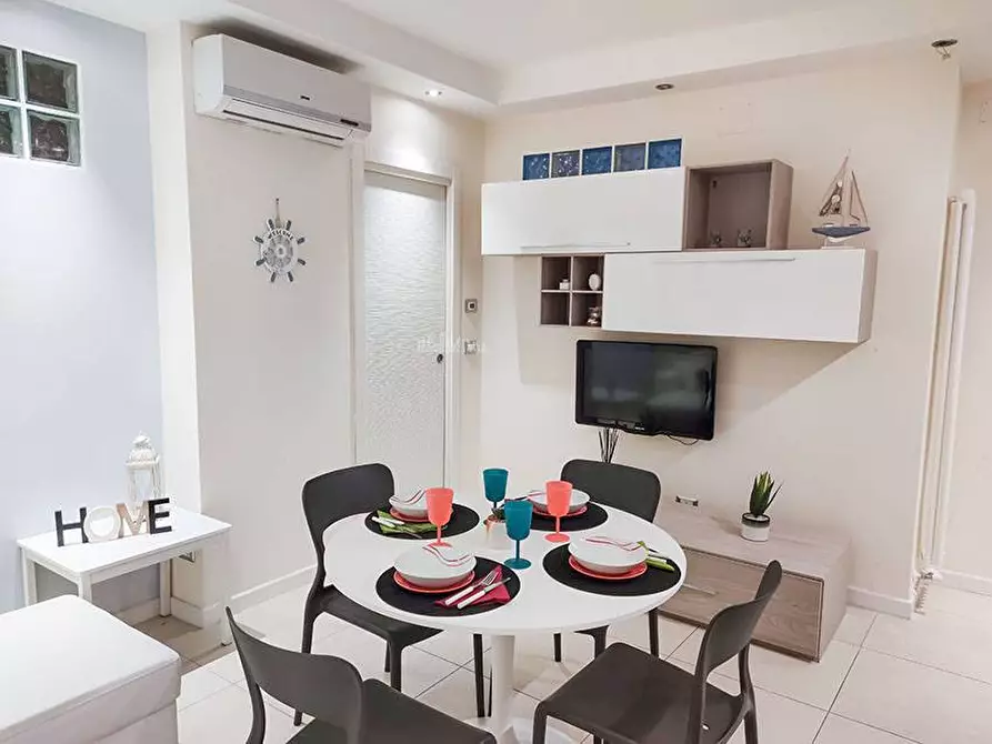 Immagine 2 di Appartamento in vendita  in Via Dante Alighieri a Grottammare