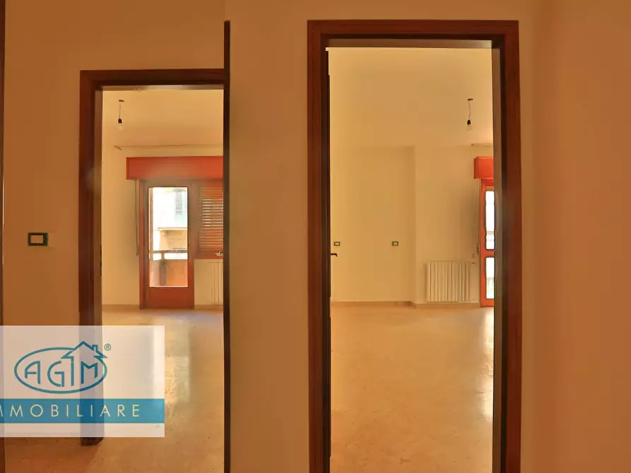 Immagine 8 di Ufficio in affitto  in Via Emanuele Notarbartolo a Palermo