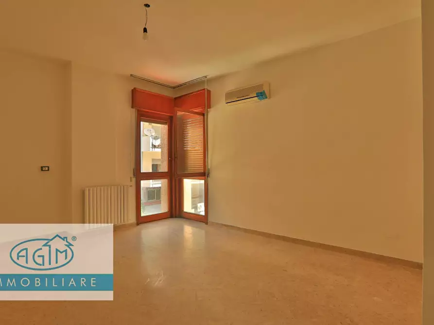 Immagine 11 di Ufficio in affitto  in Via Emanuele Notarbartolo a Palermo