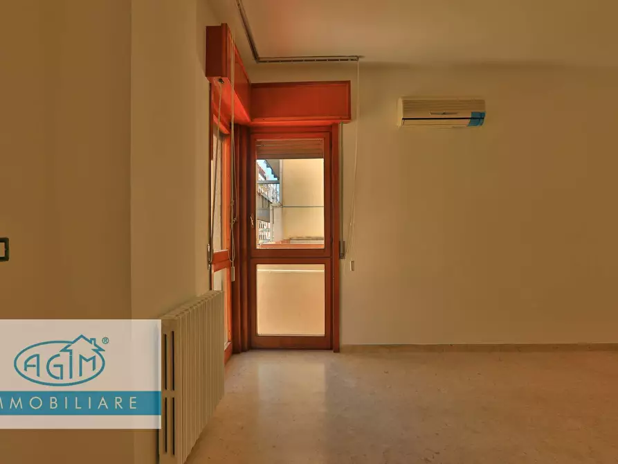 Immagine 10 di Ufficio in affitto  in Via Emanuele Notarbartolo a Palermo