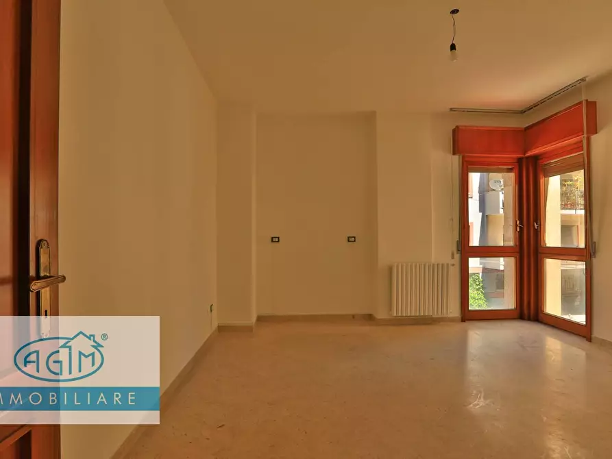 Immagine 14 di Ufficio in affitto  in Via Emanuele Notarbartolo a Palermo