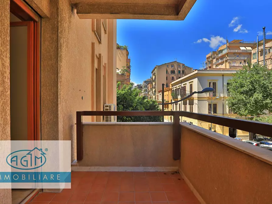 Immagine 27 di Ufficio in affitto  in Via Emanuele Notarbartolo a Palermo