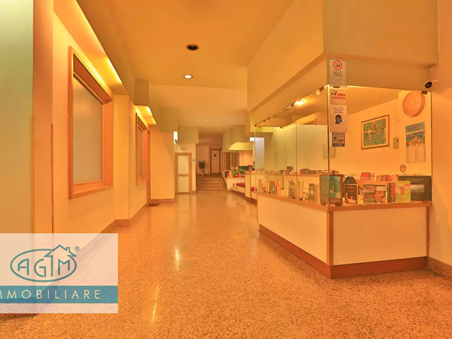 Immagine 2 di Ufficio in affitto  in Via Emanuele Notarbartolo a Palermo