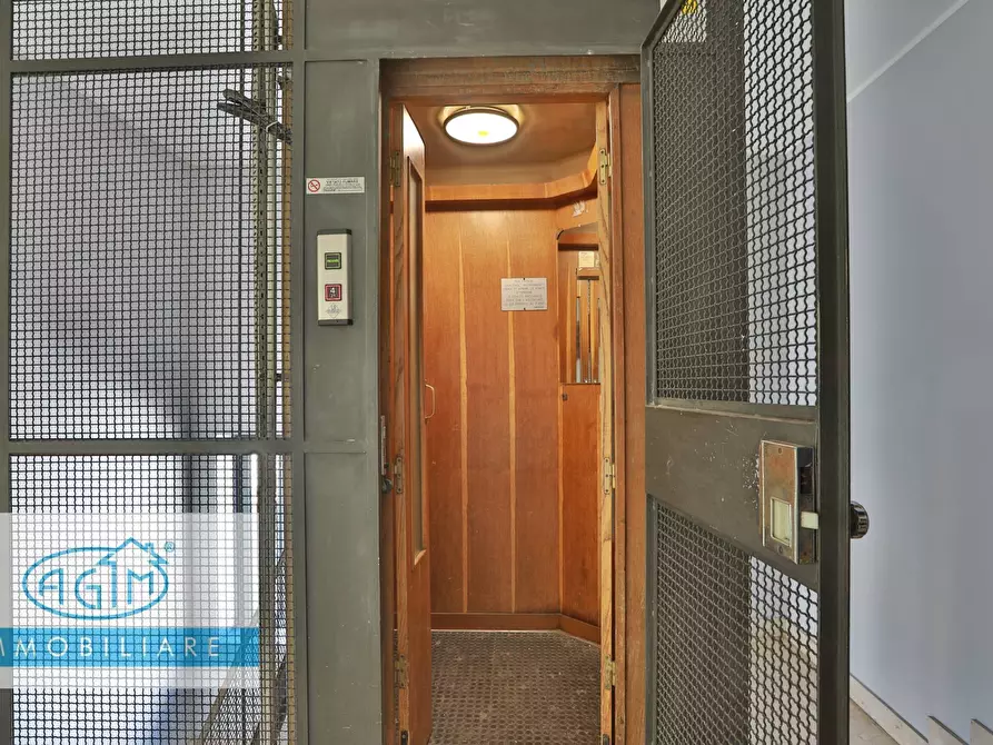 Immagine 4 di Appartamento in vendita  in Via Emerico Amari a Palermo