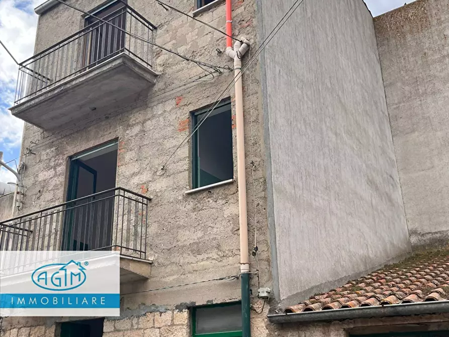 Immagine 1 di Palazzo in vendita  in Via Venezia a Castellana Sicula