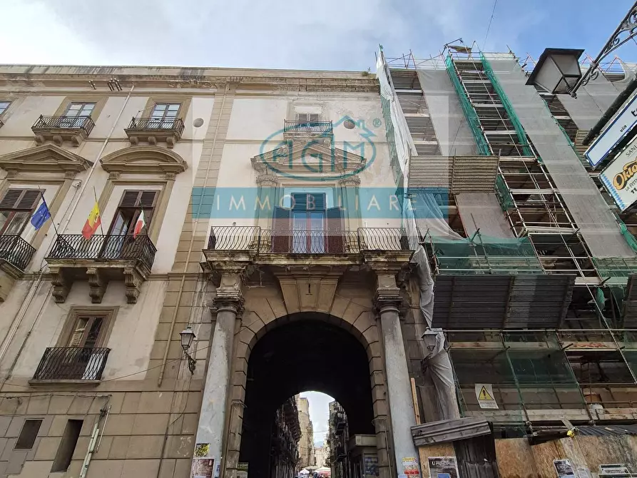 Immagine 1 di Palazzo in vendita  in Via Collegio Di Maria Al Carmine a Palermo