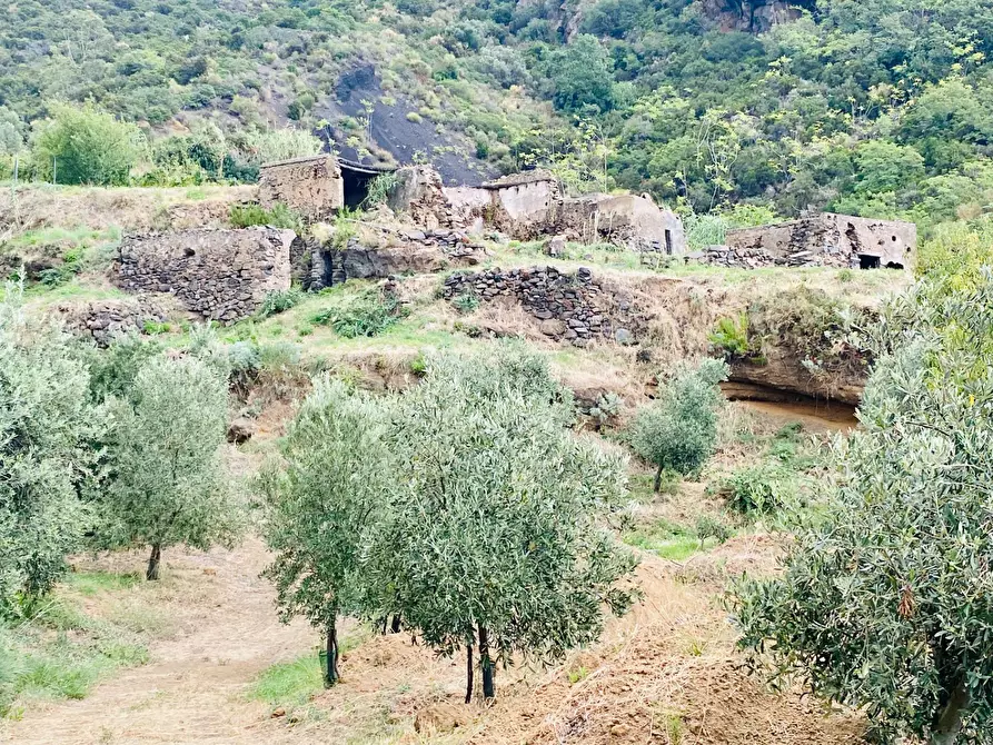 Immagine 10 di Rustico / casale in vendita  in SALINA LENI  ( ME) a Leni