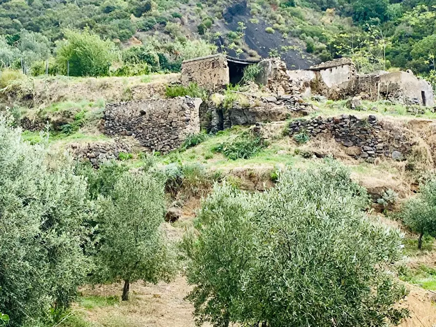 Immagine 11 di Rustico / casale in vendita  in SALINA LENI  ( ME) a Leni
