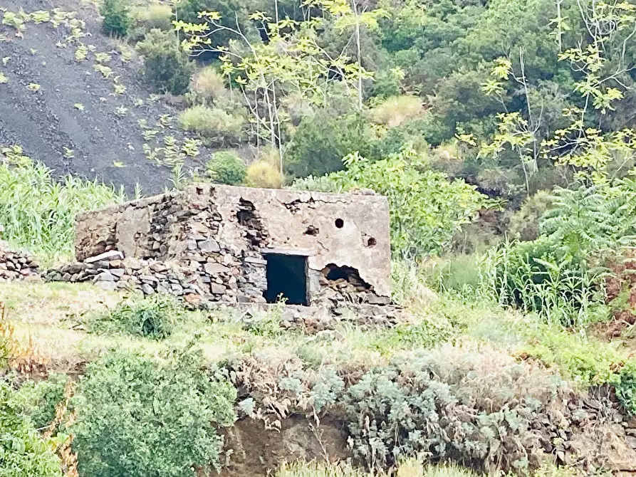 Immagine 12 di Rustico / casale in vendita  in SALINA LENI  ( ME) a Leni