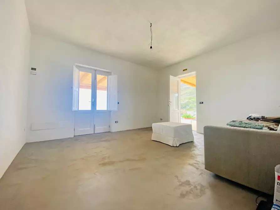 Immagine 21 di Villa in vendita  a Leni