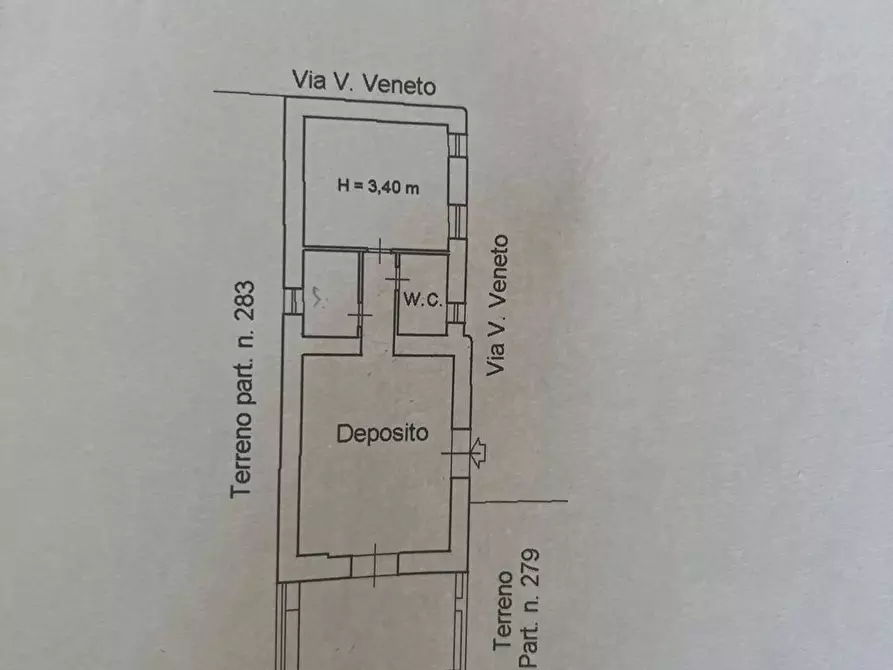 Immagine 15 di Magazzino in vendita  in Via Veneto a Santa Marina Salina