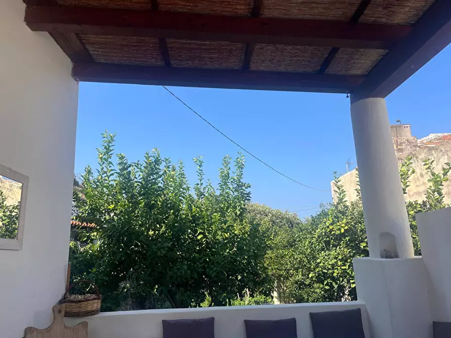 Immagine 1 di Magazzino in vendita  in Via Veneto a Santa Marina Salina