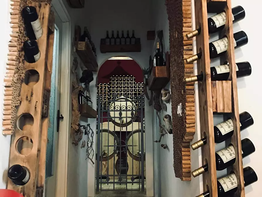 Immagine 5 di Magazzino in vendita  in Via Veneto a Santa Marina Salina