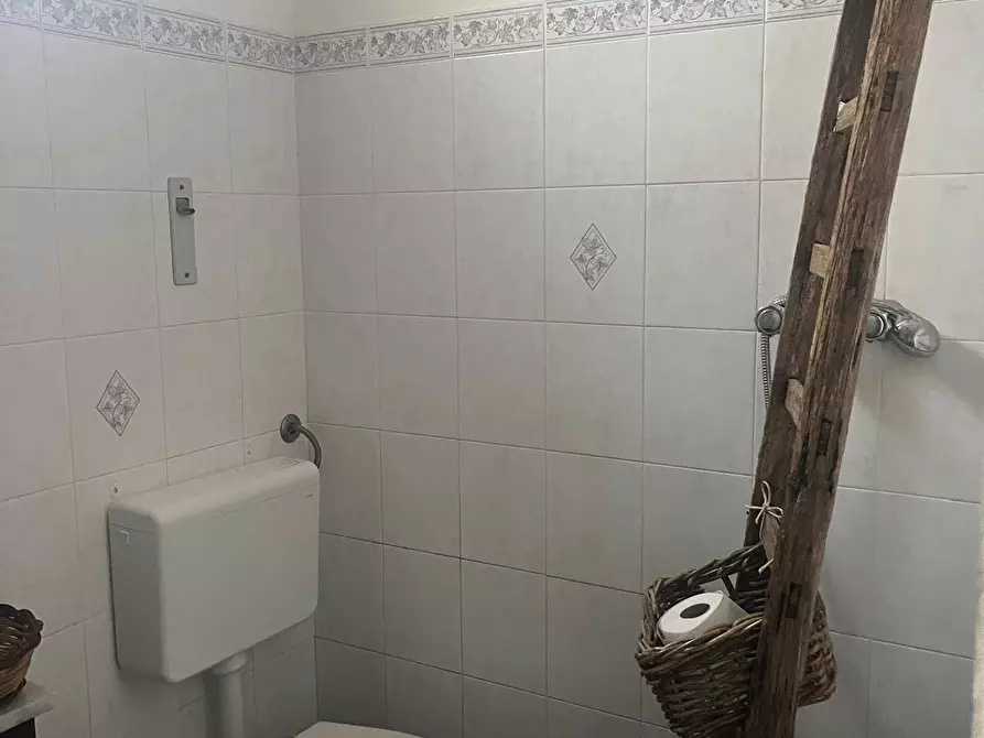 Immagine 11 di Magazzino in vendita  in Via Veneto a Santa Marina Salina