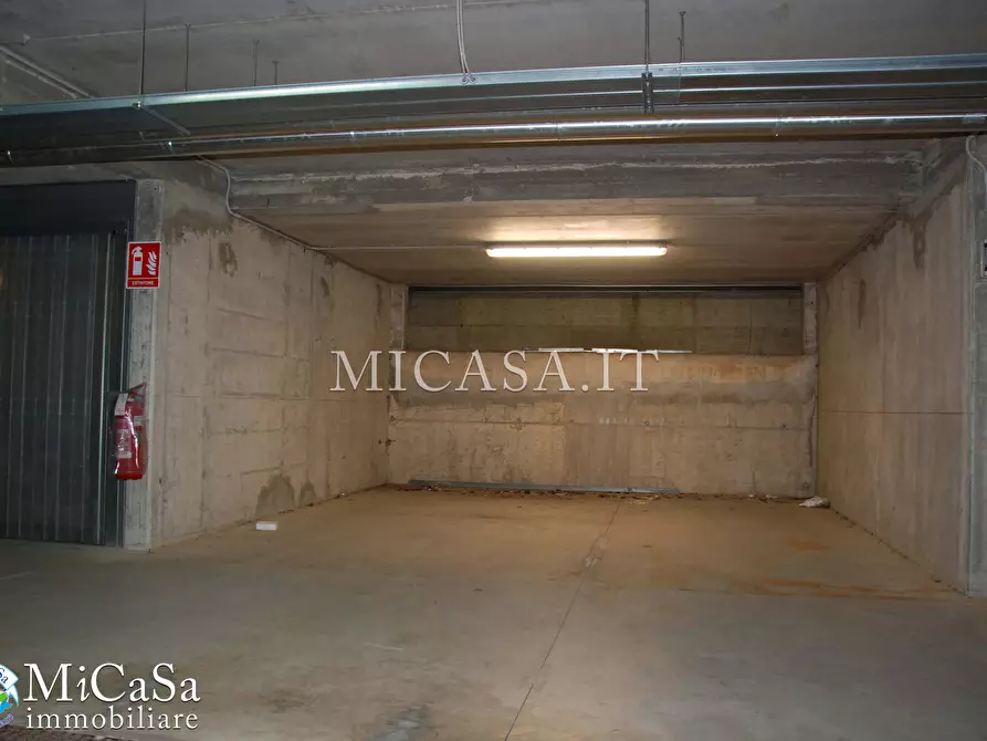 Immagine 23 di Appartamento in affitto  in Viale del Tirreno a Pisa