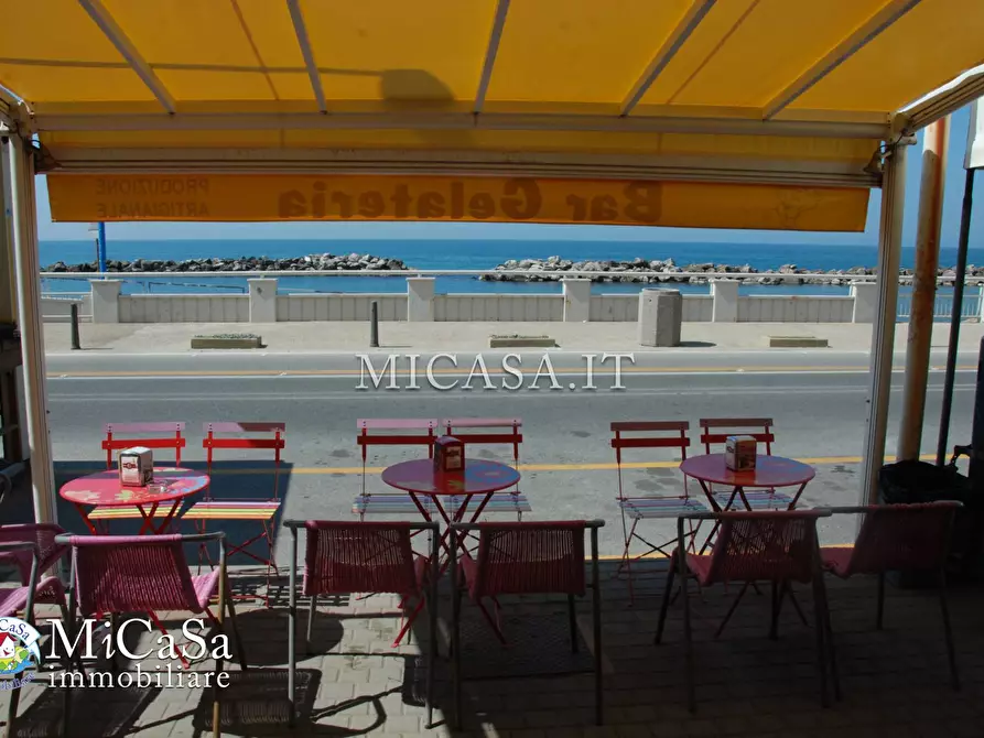 Immagine 2 di Attività commerciale in vendita  in Via Enrico Diacono a Pisa