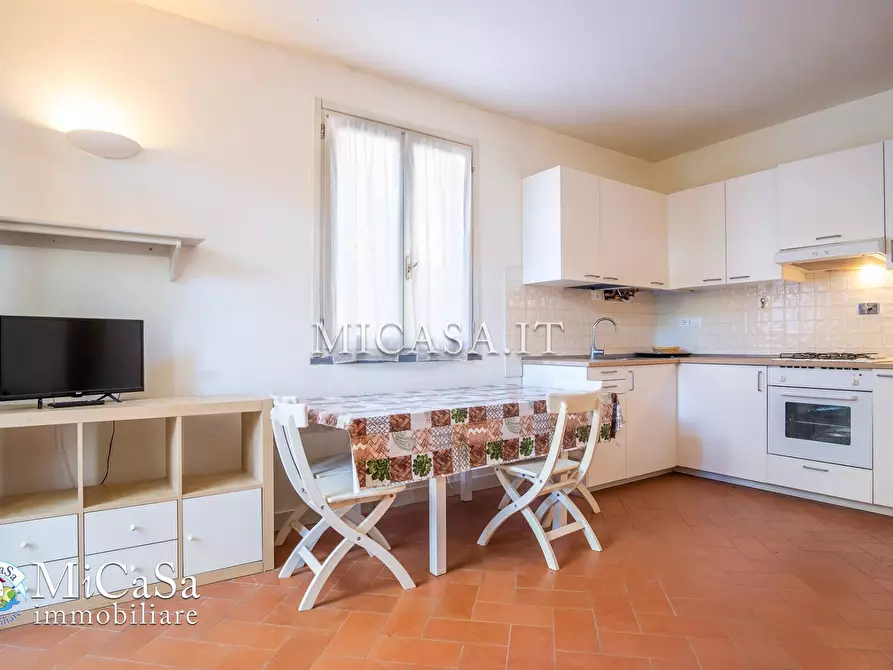 Immagine 6 di Appartamento in vendita  in via delle orchidee a Pisa