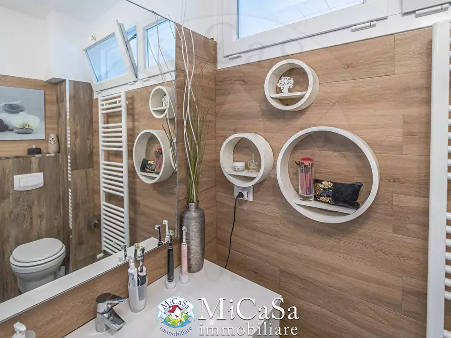 Immagine 21 di Appartamento in vendita  in Viale Del Tirreno a Pisa