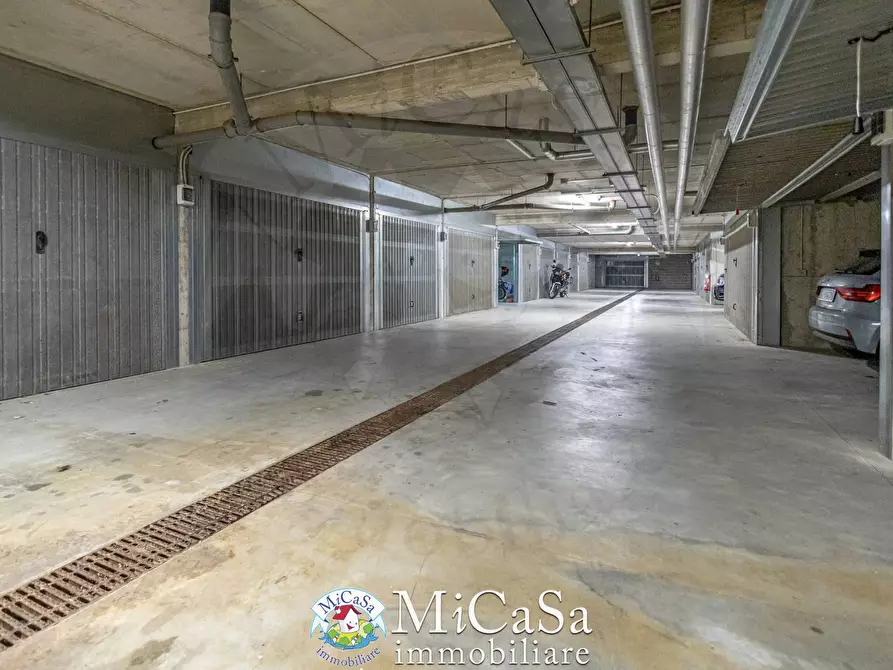 Immagine 26 di Appartamento in vendita  in Viale Del Tirreno a Pisa