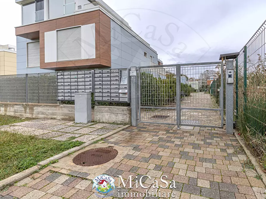 Immagine 28 di Appartamento in vendita  in Viale Del Tirreno a Pisa