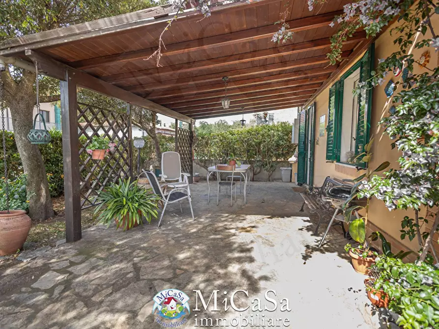 Immagine 2 di Casa bifamiliare in vendita  in Via Degli Allori a Pisa