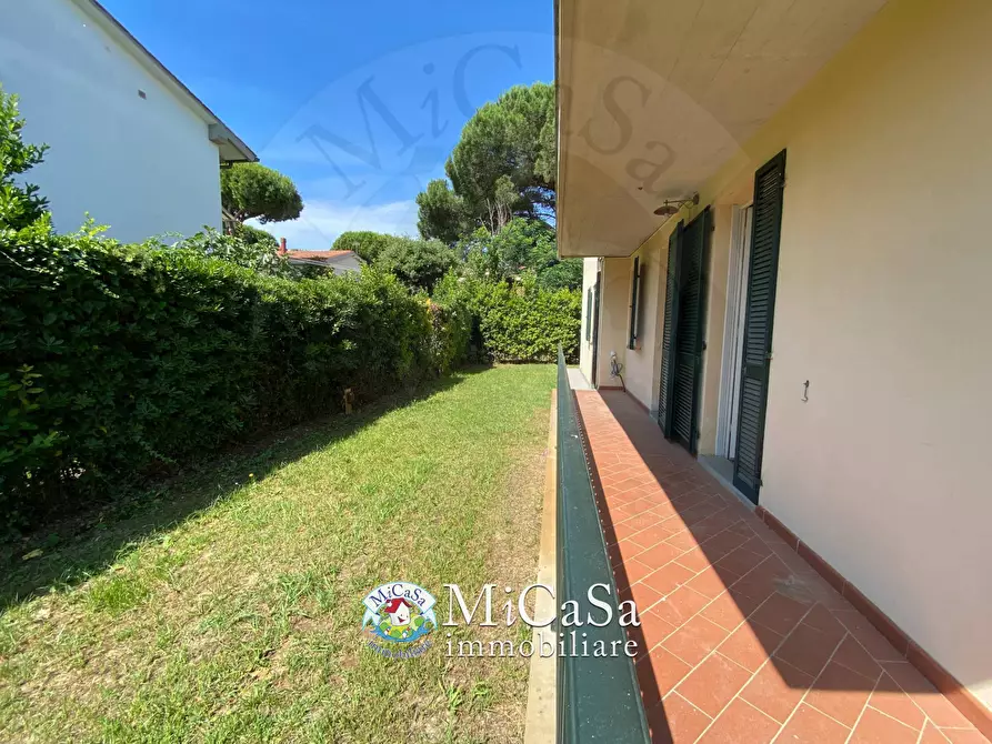 Immagine 6 di Appartamento in vendita  in via delle orchidee a Pisa