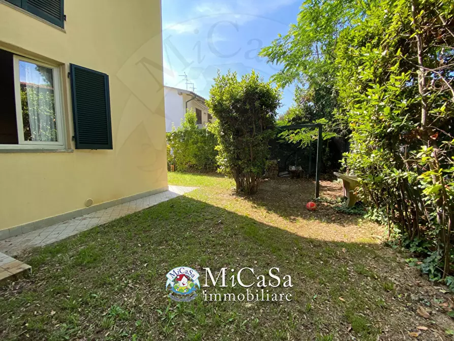 Immagine 3 di Appartamento in vendita  in via delle orchidee a Pisa