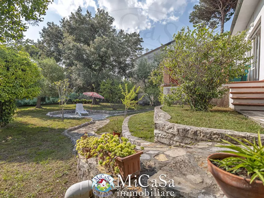 Immagine 4 di Villa in vendita  in Via Delle Agavi a Pisa