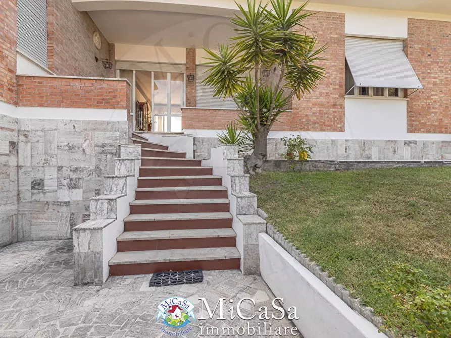 Immagine 8 di Villa in vendita  in Via Delle Agavi a Pisa