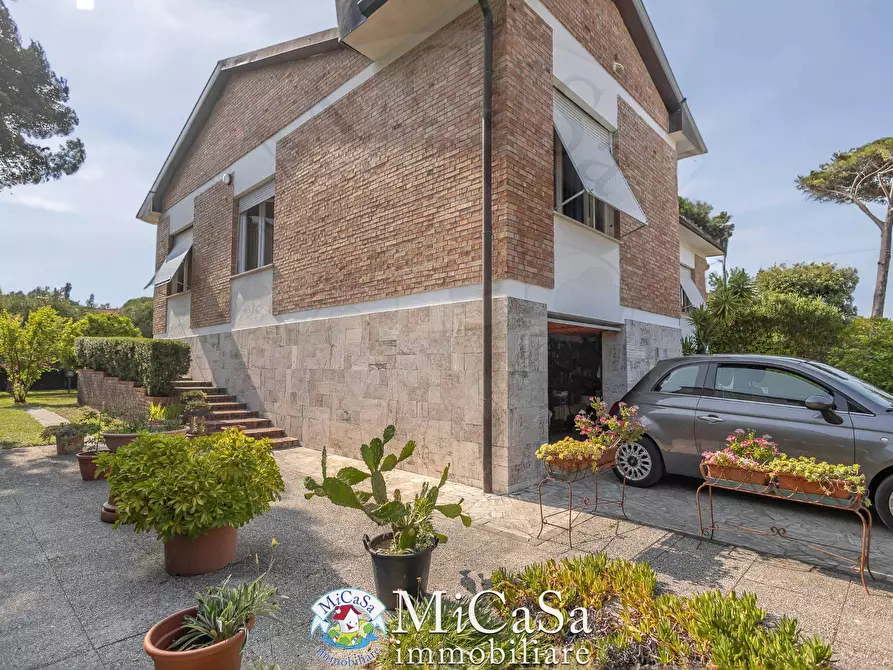 Immagine 11 di Villa in vendita  in Via Delle Agavi a Pisa