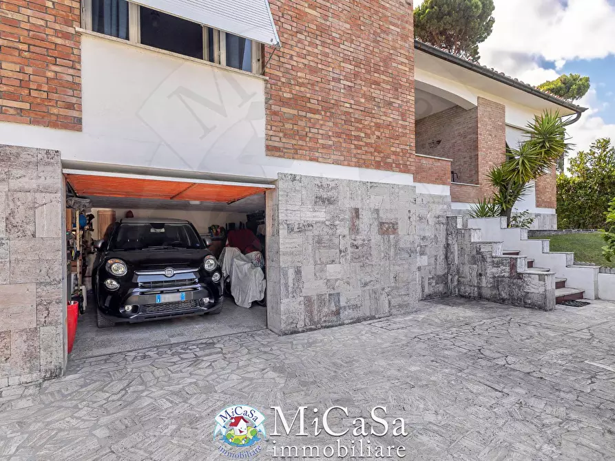 Immagine 27 di Villa in vendita  in Via Delle Agavi a Pisa