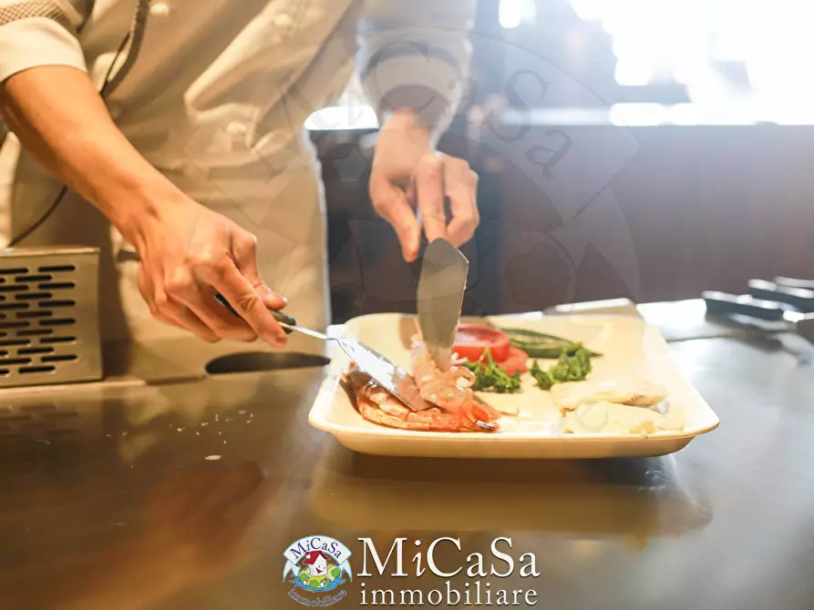 Immagine 5 di Locale commerciale in vendita  in Via Giovanni Pascoli a Livorno