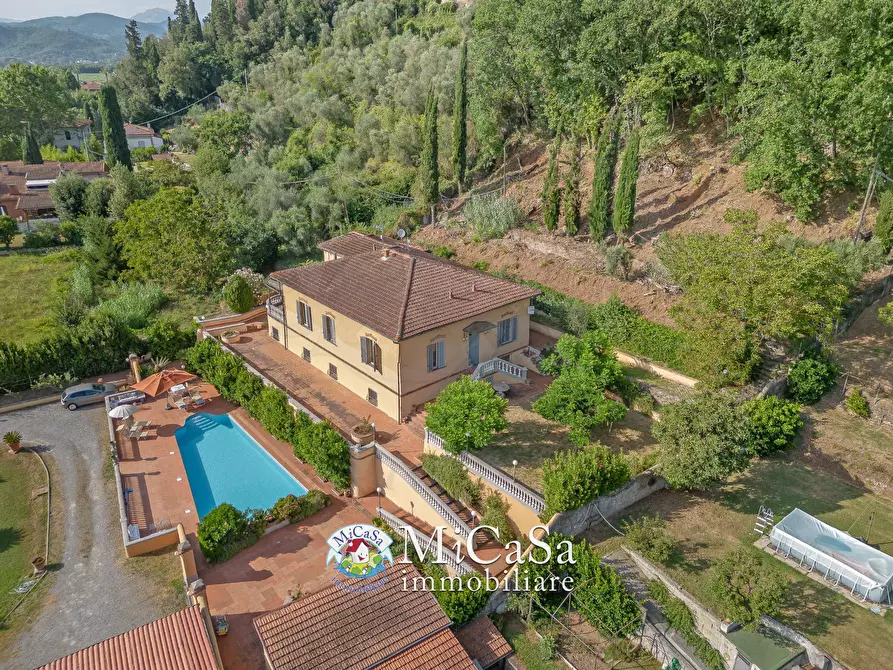 Immagine 1 di Villa in vendita  in Strada Statale dell'Abetone e del Brennero a San Giuliano Terme