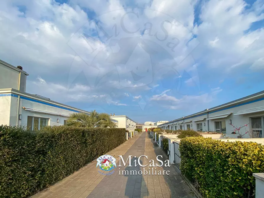 Immagine 22 di Villetta a schiera in vendita  in Viale Del Tirreno a Pisa