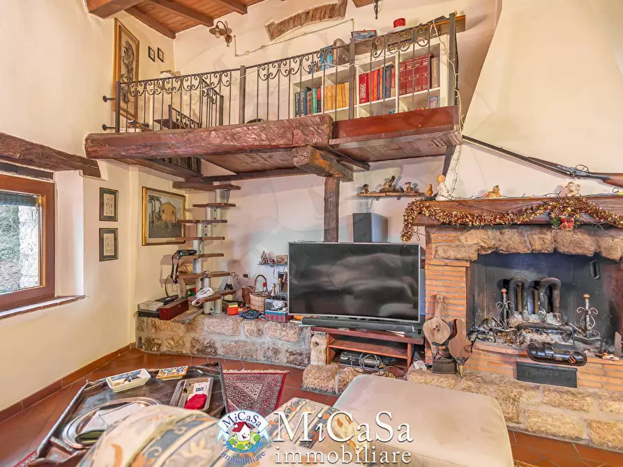 Immagine 19 di Casa bifamiliare in vendita  in Via del Pino a Collesalvetti