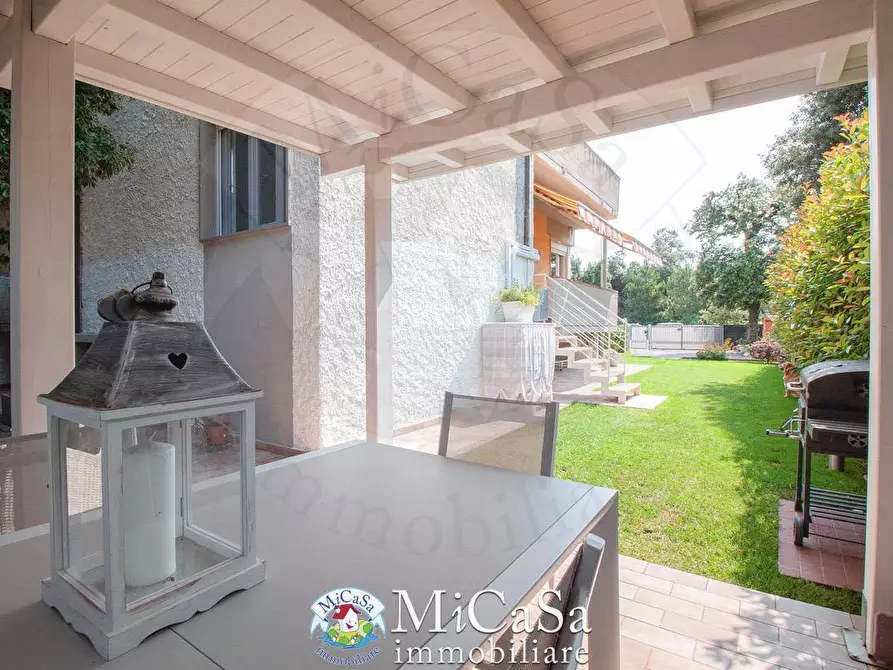 Immagine 3 di Appartamento in vendita  in via dei biancospini a Pisa