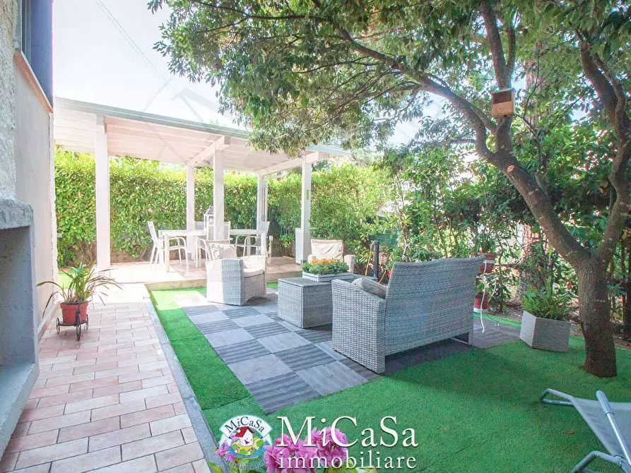 Immagine 14 di Appartamento in vendita  in via dei biancospini a Pisa