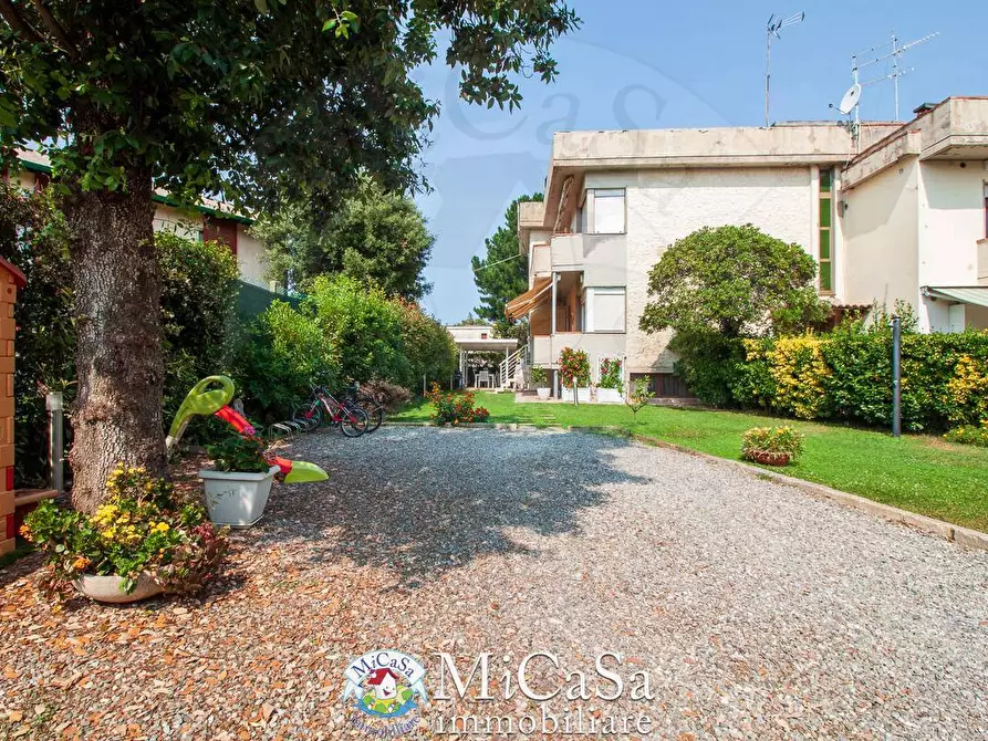 Immagine 27 di Appartamento in vendita  in via dei biancospini a Pisa